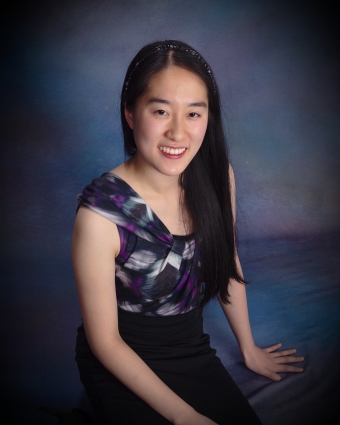 Linda Duan Headshot 1